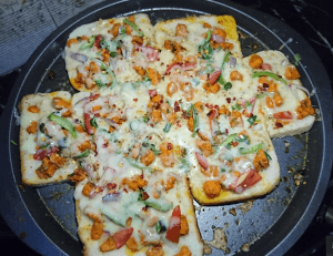 Chicken Tandoori Bread Pizza Pakistani Food Recipe