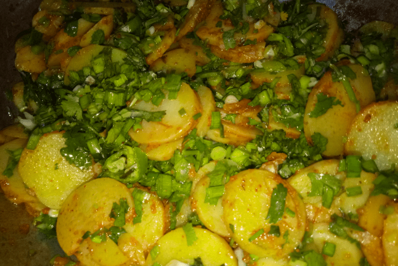 Green Garlic Spicy Potatoes Pakistani Food Recipe2