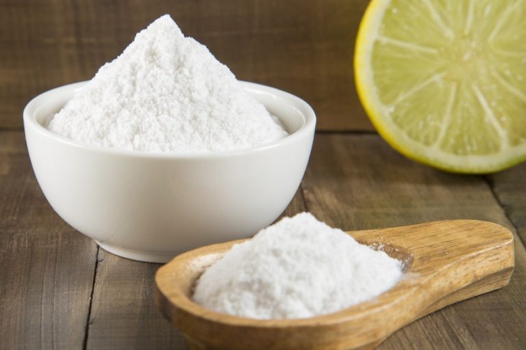 9 Ways To Use Baking Soda For The Most Common Skin Problems