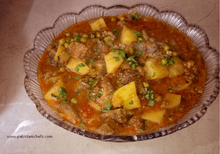 Delicious Aloo Baingan Pakistani Food Recipe (With Video)