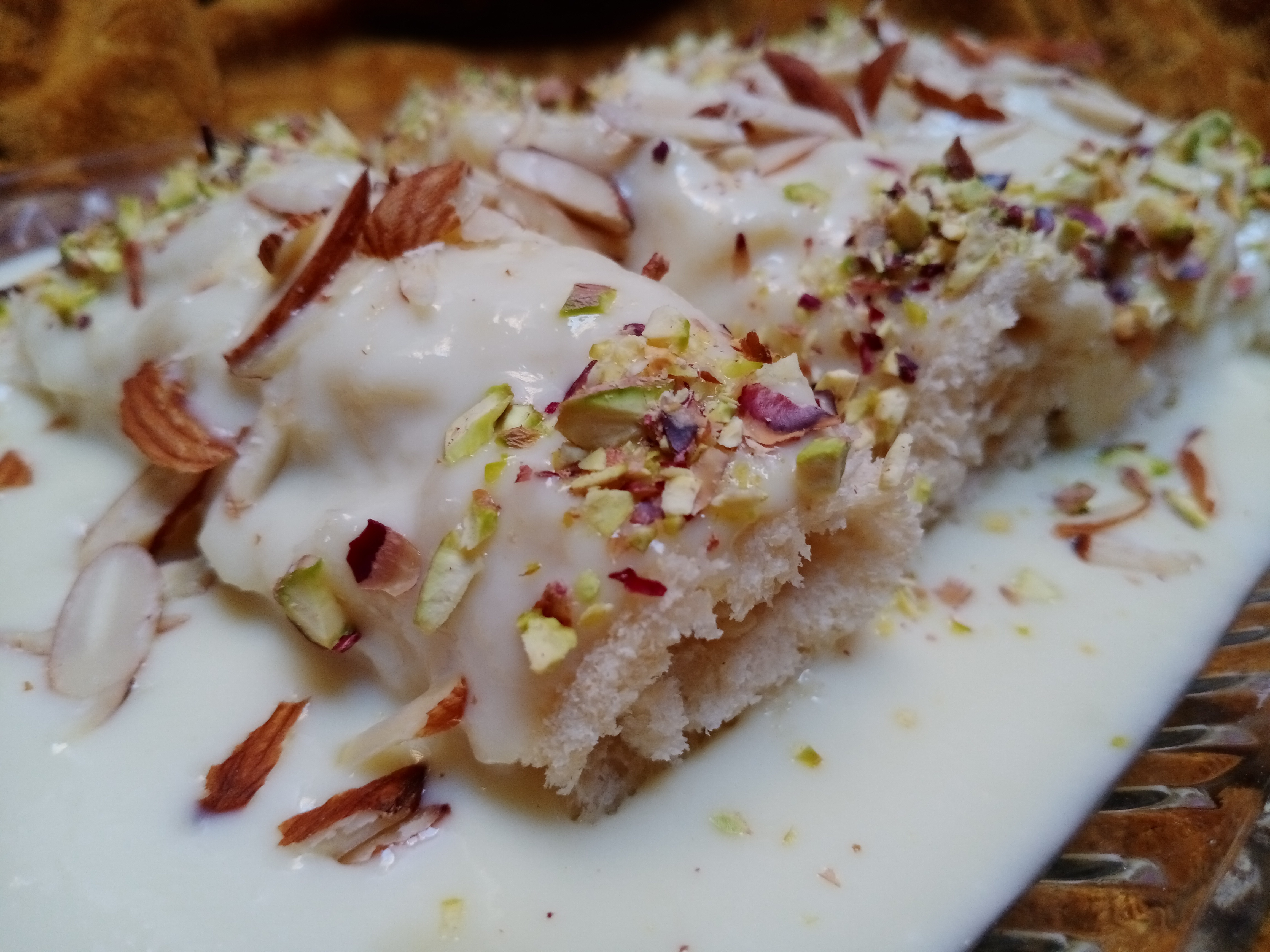 Bread Malai Roll Pakistani Food Recipe (With Video)