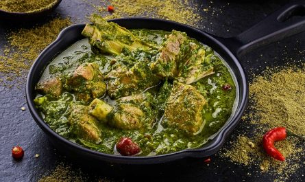 Delicious & Tasty Mutton Saagwala Pakistani Food Recipe