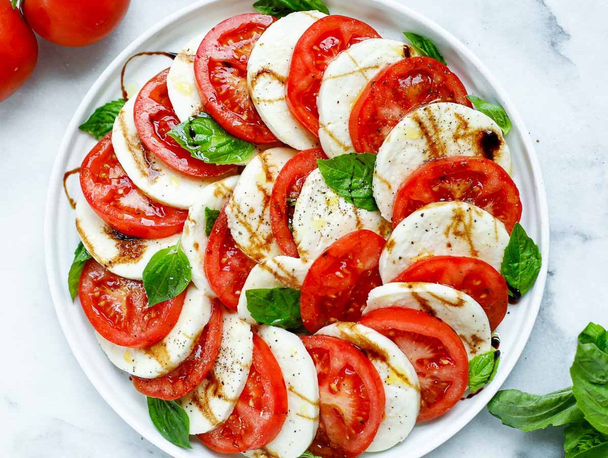 Delicious & Tasty Caprese Salad With Pesto Sauce Recipe - Pakistanichefs