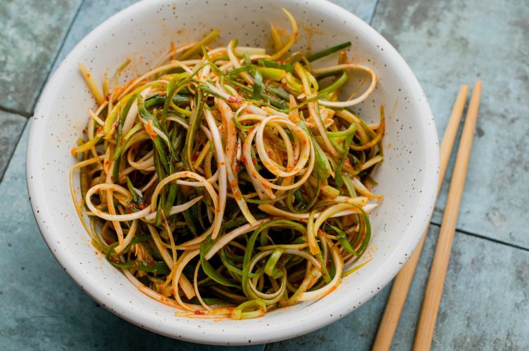 Korean Green Onion Salad (Pa Muchim 파채무침) Recipe